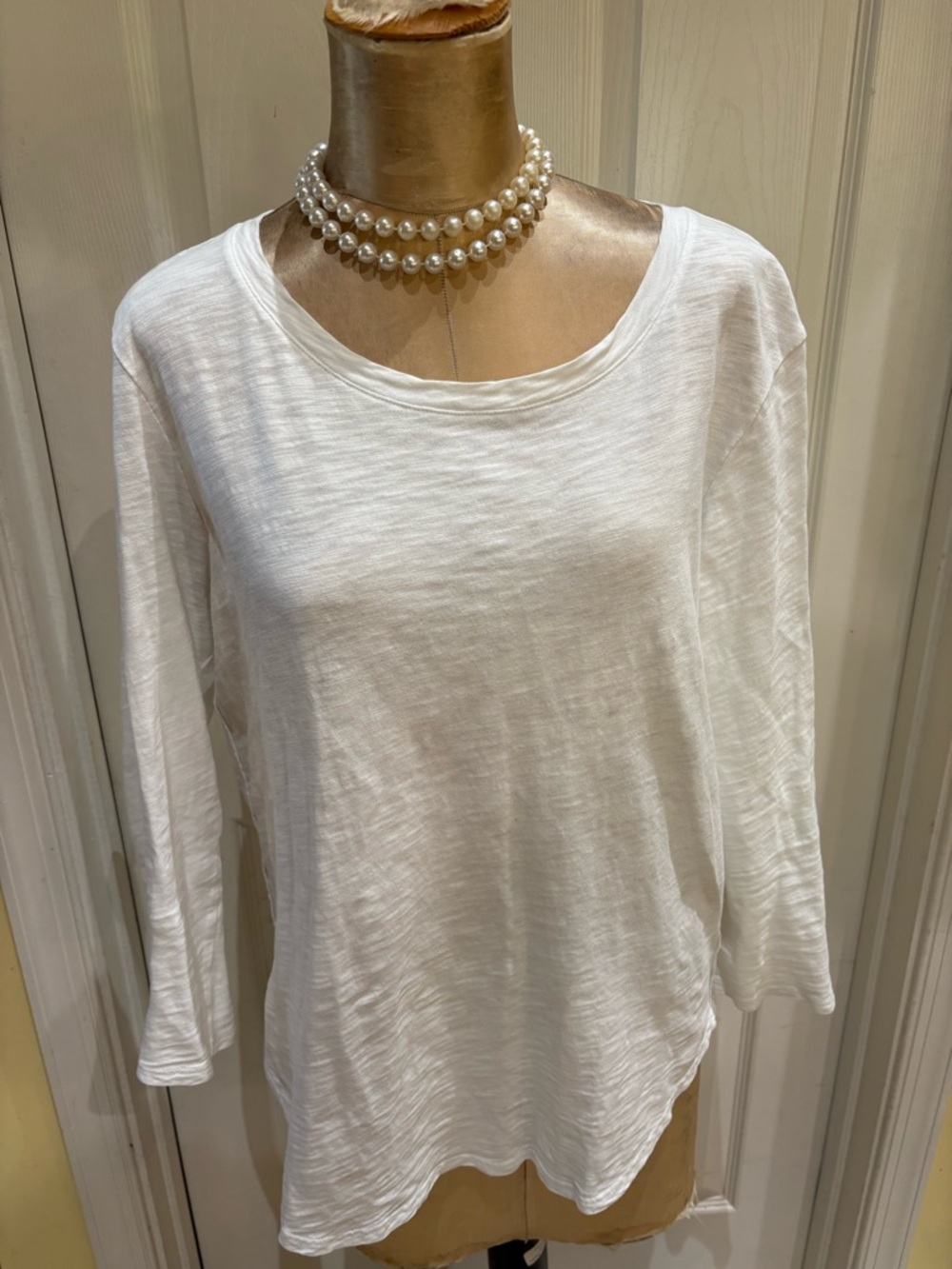 ESCAPE BY HABITAT CLOTHES SIMPLE WHITE LONG SLEEVE COTTON TEE SIZE SMALL
